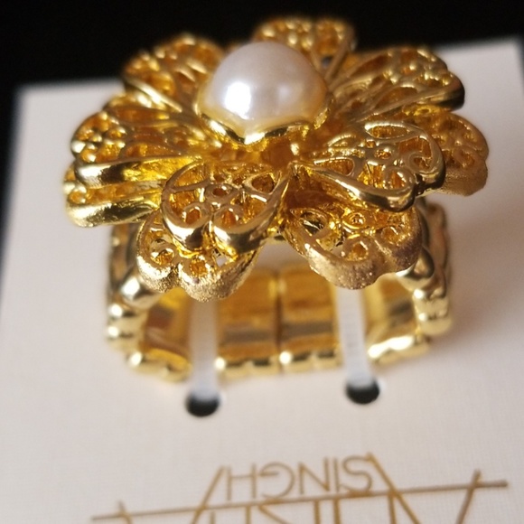 NWT Amrita Singh Faux Pearl Gold Tone Filigree Flower Stretch Band Ring One Size - Picture 11 of 15
